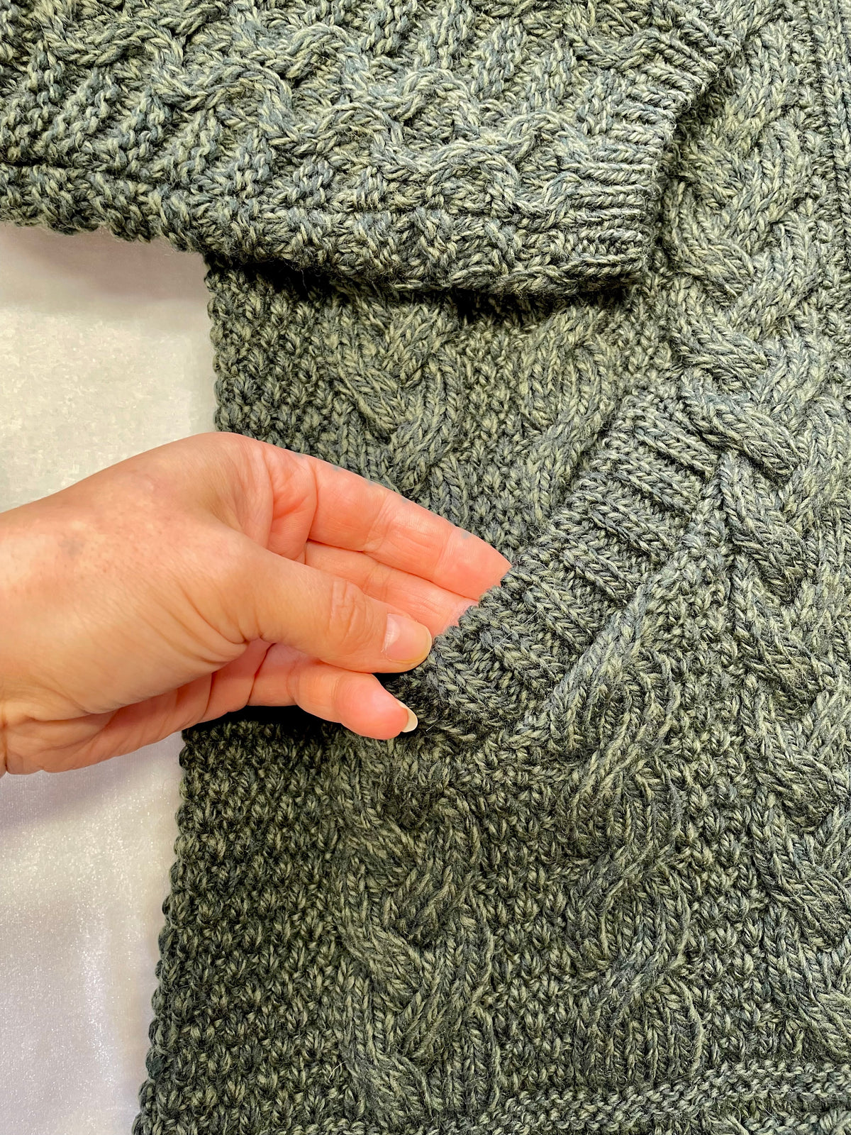 Aran Crafts merinovillaneuletakki vihreä