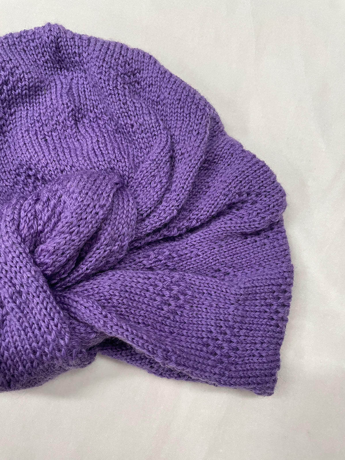 By Mamaha Monarda merinovillaturbaani vaalea violetti