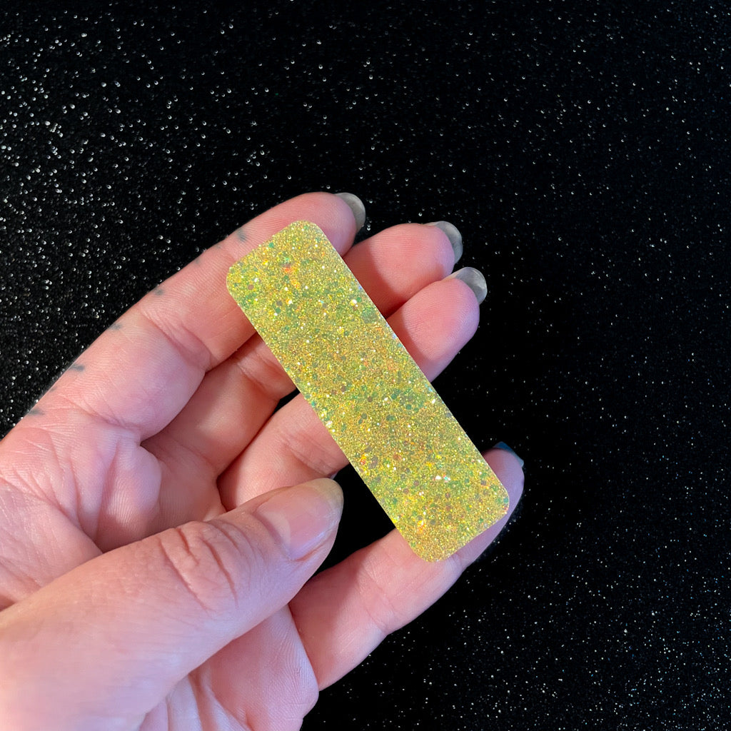 Ilone keltainen glitterpinni