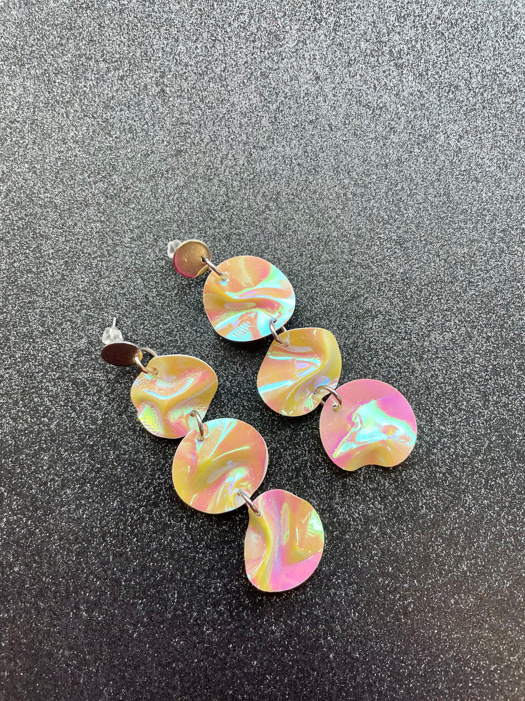 Ilone hologrammipallokorvakorut