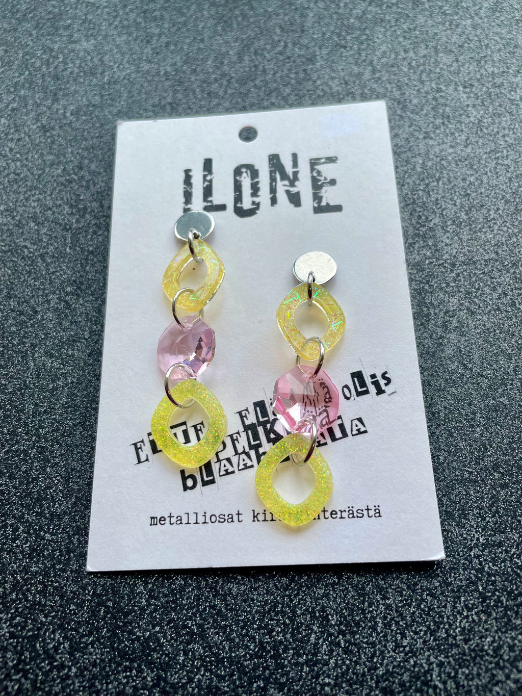 Ilone kelta- vaaleanpunaiset glitterkorvakorut
