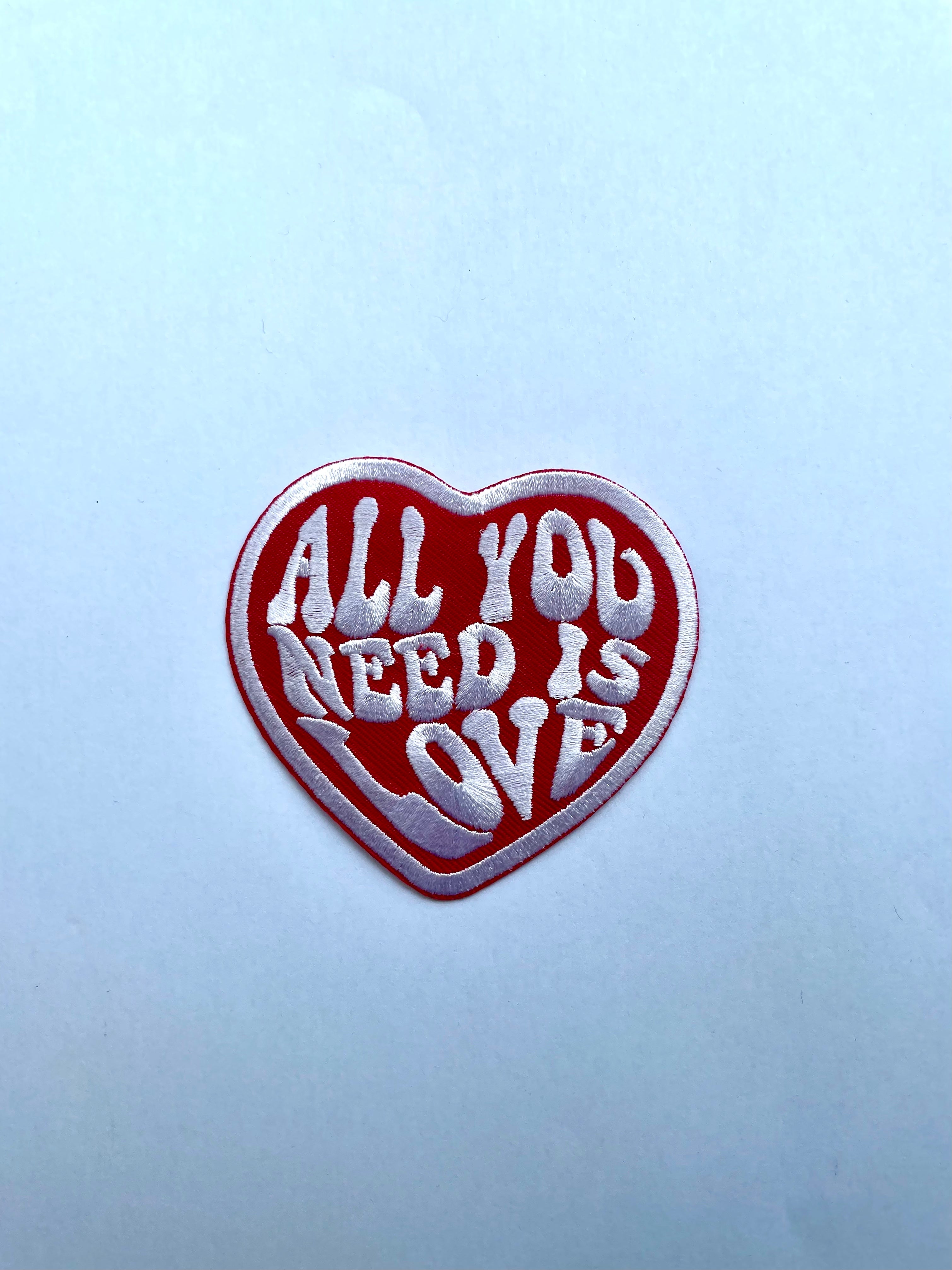 All you need is love kangasmerkki