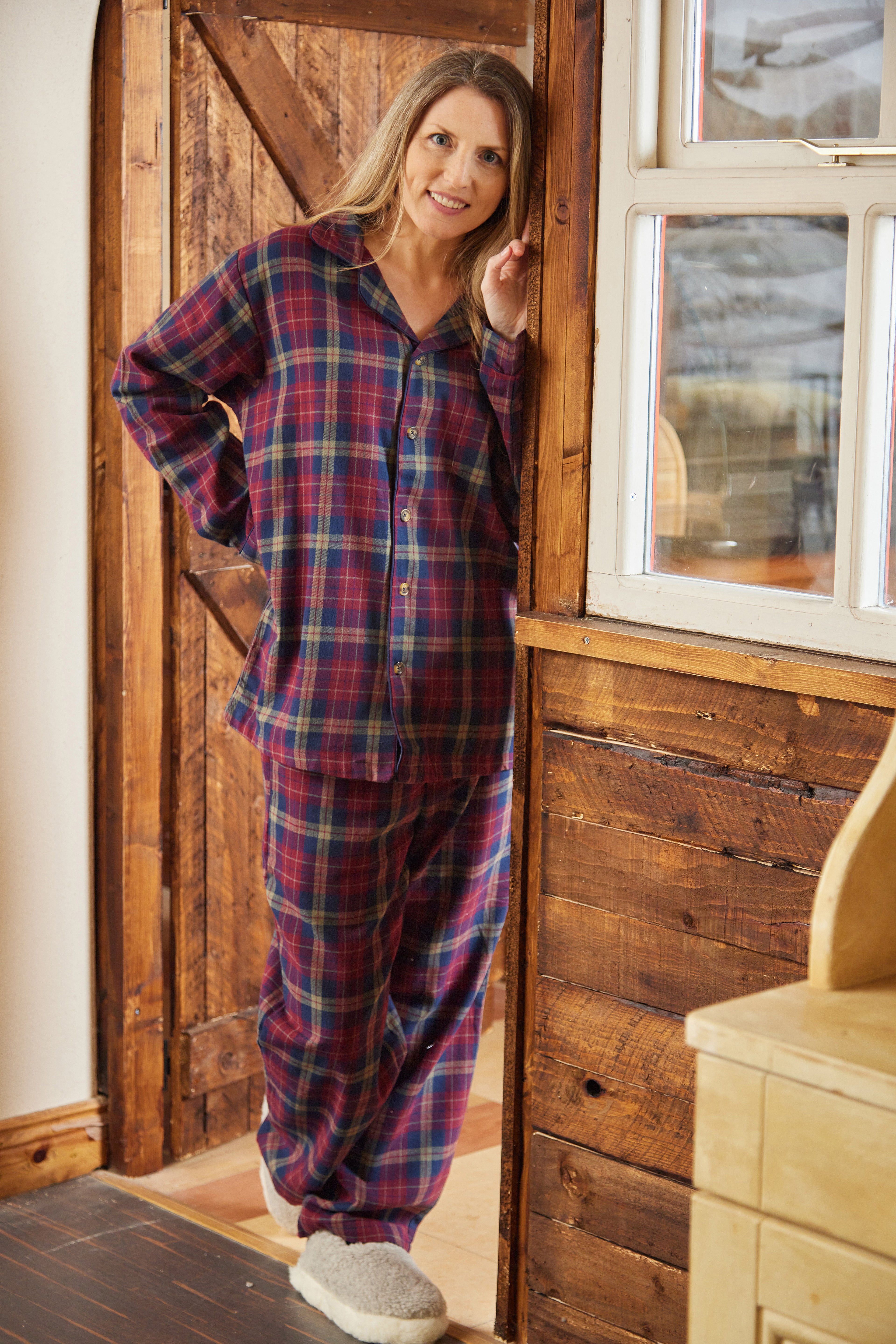 Lee Valley flanellinen pyjama viininpunainen- tummansininen ruutukuosi
