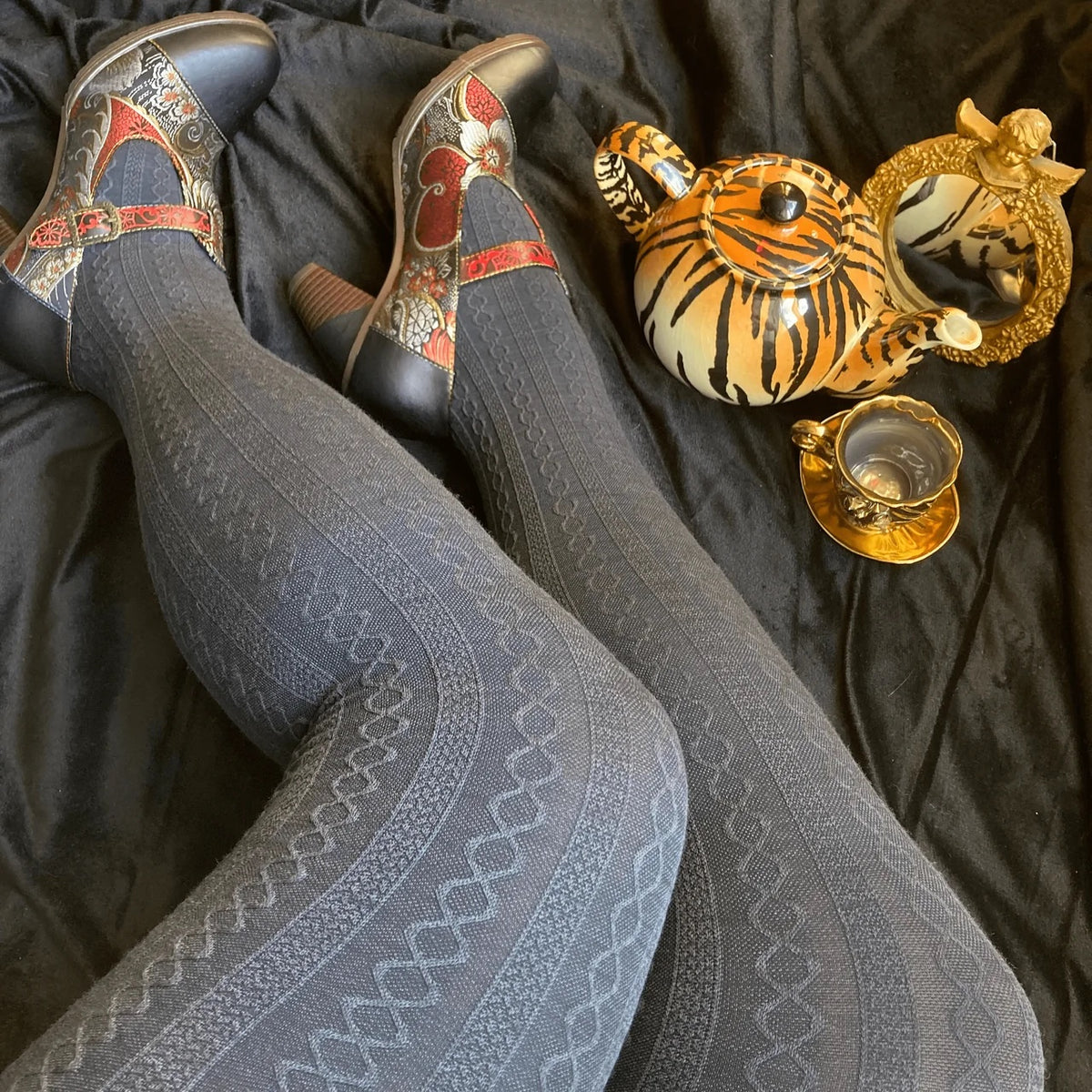 Snag Tights Grannies Cable Knit merinovillasukkahousut